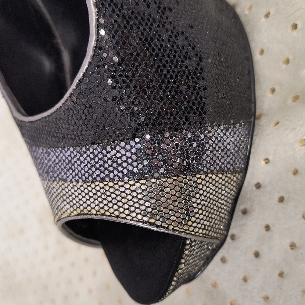 Worthington Metallic Silver Black Stiletto Peep Toe Evening High Heels Size 10